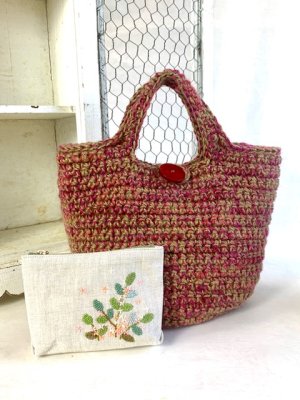 画像1: handmade完成品/クロッシェバッグ+刺繍ポーチ2点セット/裏布キルト芯仕立て