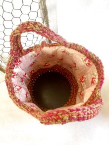 他の写真3: handmade完成品/クロッシェバッグ+刺繍ポーチ2点セット/裏布キルト芯仕立て