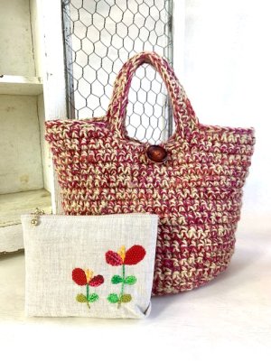 画像1: handmade完成品/クロッシェ麻バッグ+刺繍ポーチ2点セット/裏布キルト芯仕立て