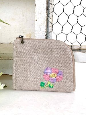 画像1: handmade完成品/2つ折り財布/刺繍花ピンク
